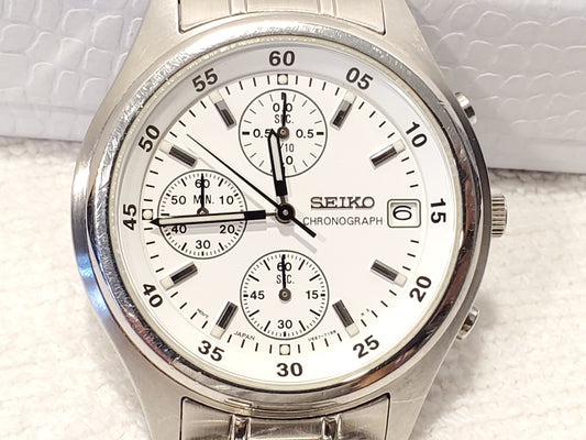 Vintage Seiko Men's Chronograph Date Quartz Watch Stainless Steel White Dial