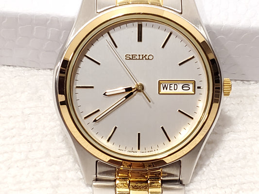 Vintage Seiko Men's Day Date Watch Stainless Steel Gold Tone Silver Dial