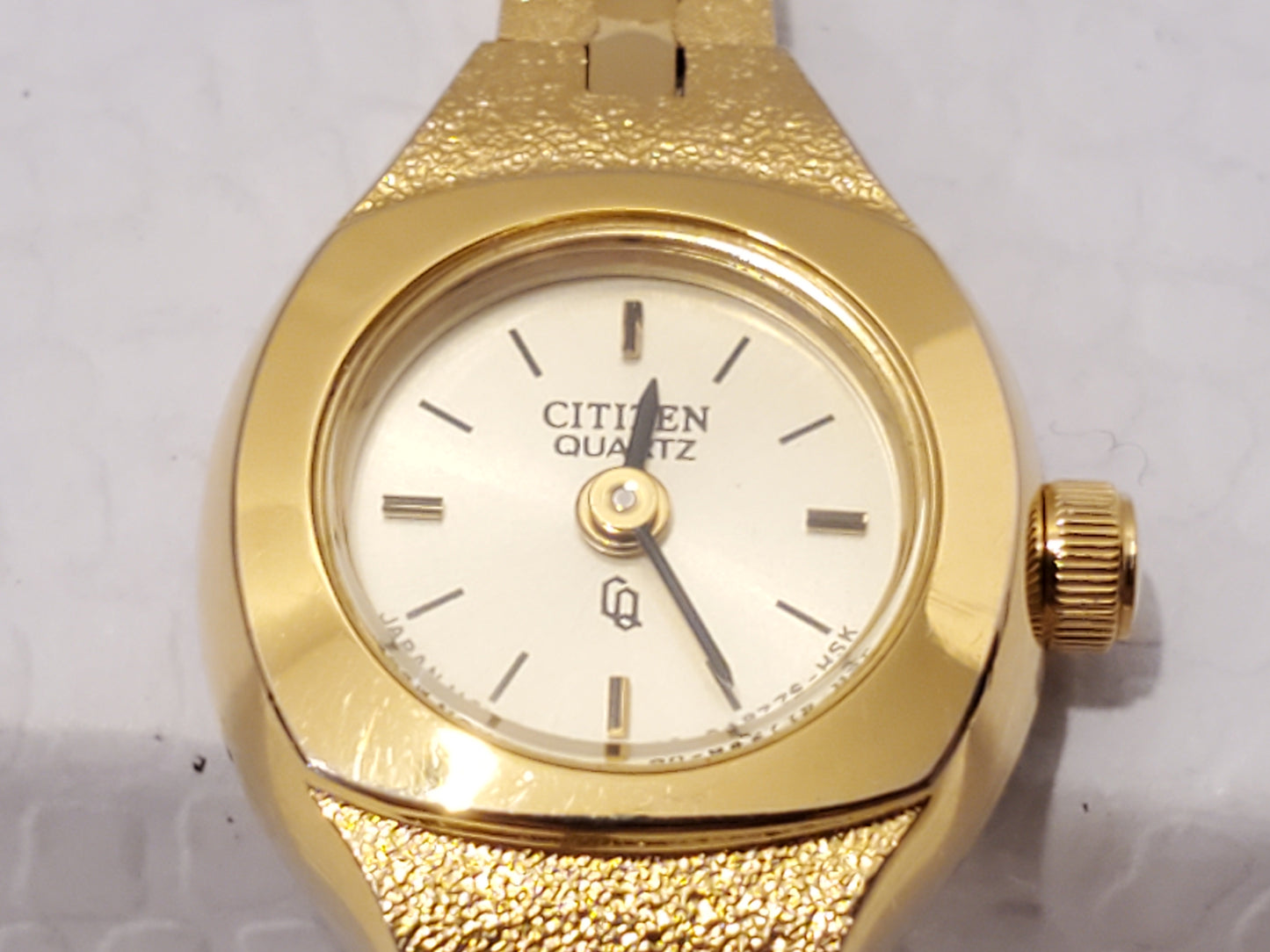Vintage 1980's Citizen CQ Women's Gold Tone Quartz Petite Watch One Jewel