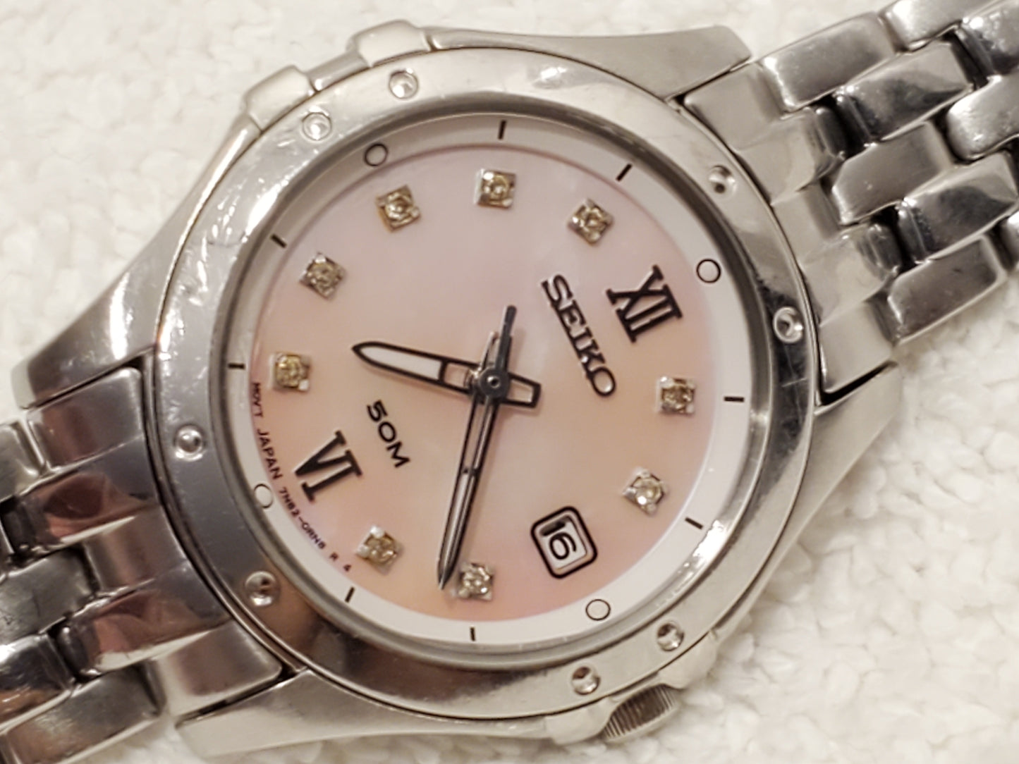 Vintage Seiko Swarovski Crystals Mother Pearl Dial Women's Quartz Date Watch