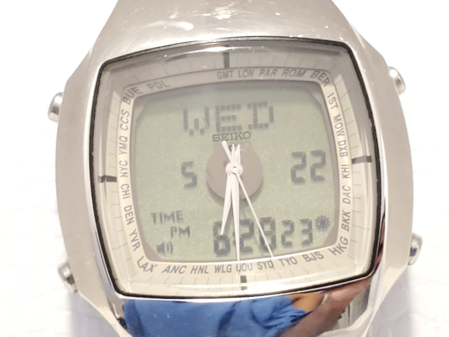 Vintage Seiko Men's Analog Digital Quartz Watch Five Jewels World Time Date Day Month Year