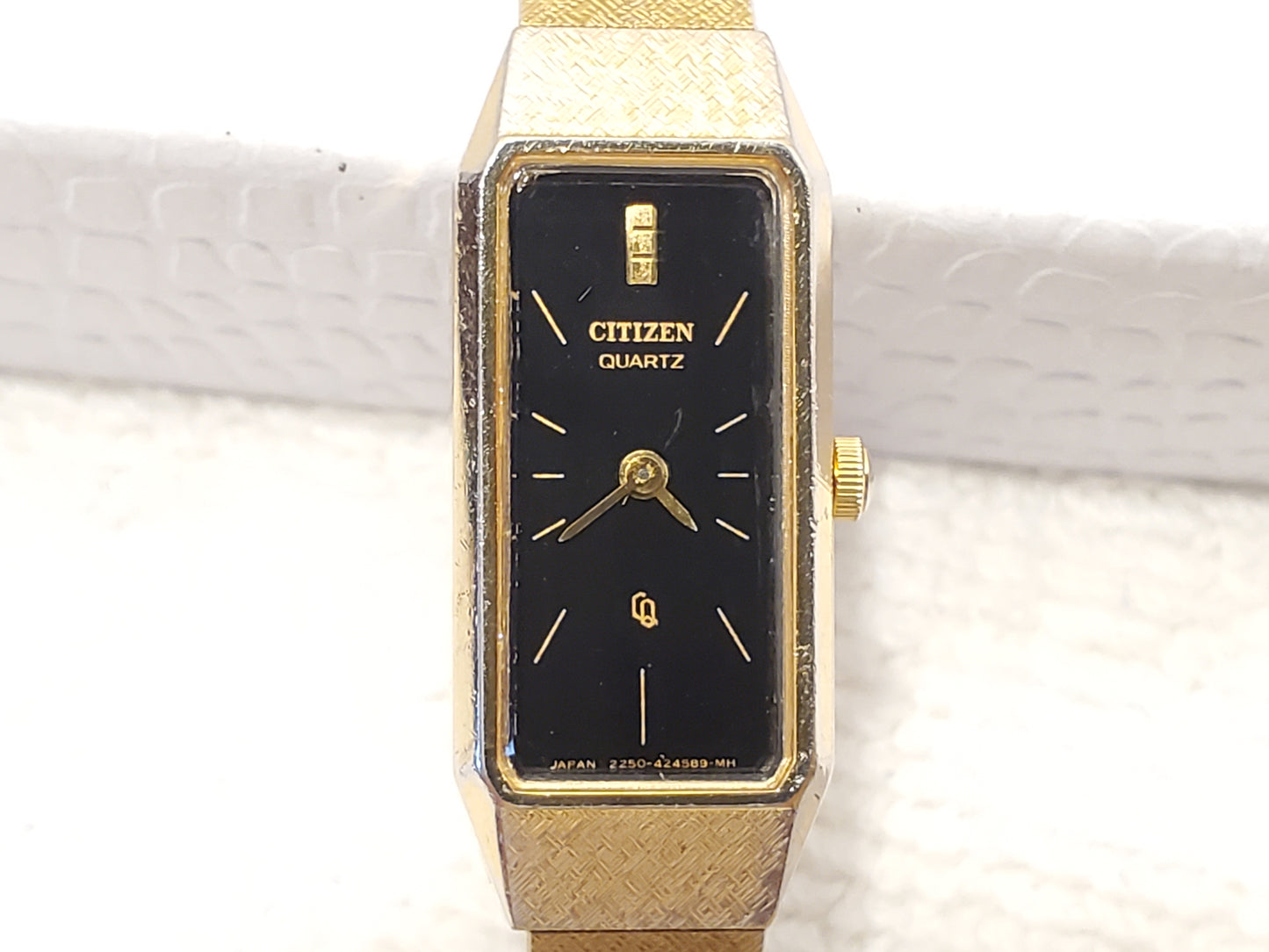 Vintage 1970's Citizen CQ Women's Gold Tone Quartz Watch Black Dial Six Jewels Stainless Steel