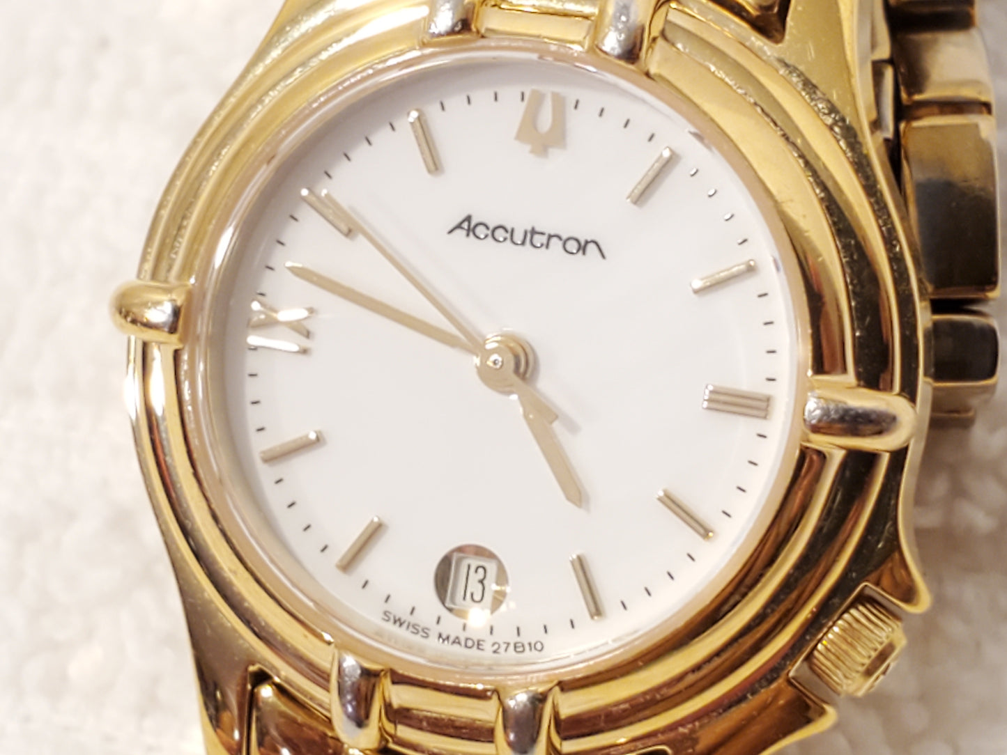 Bulova Accutron Women's Swiss Made Gold Plated Watch 7 Jewels Sapphire Crystal