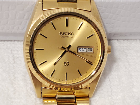 Vintage Seiko SQ Men's Day Date Quartz Presidential Watch One Jewel Stainless Steel Gold Tone