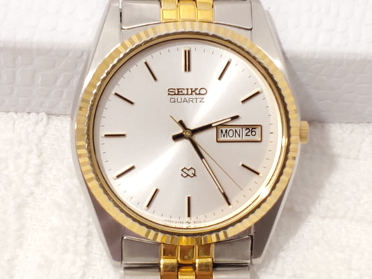 Vintage Seiko SQ Men Presidential Day Date Quartz Watch Silver Dial Gold Tone SS