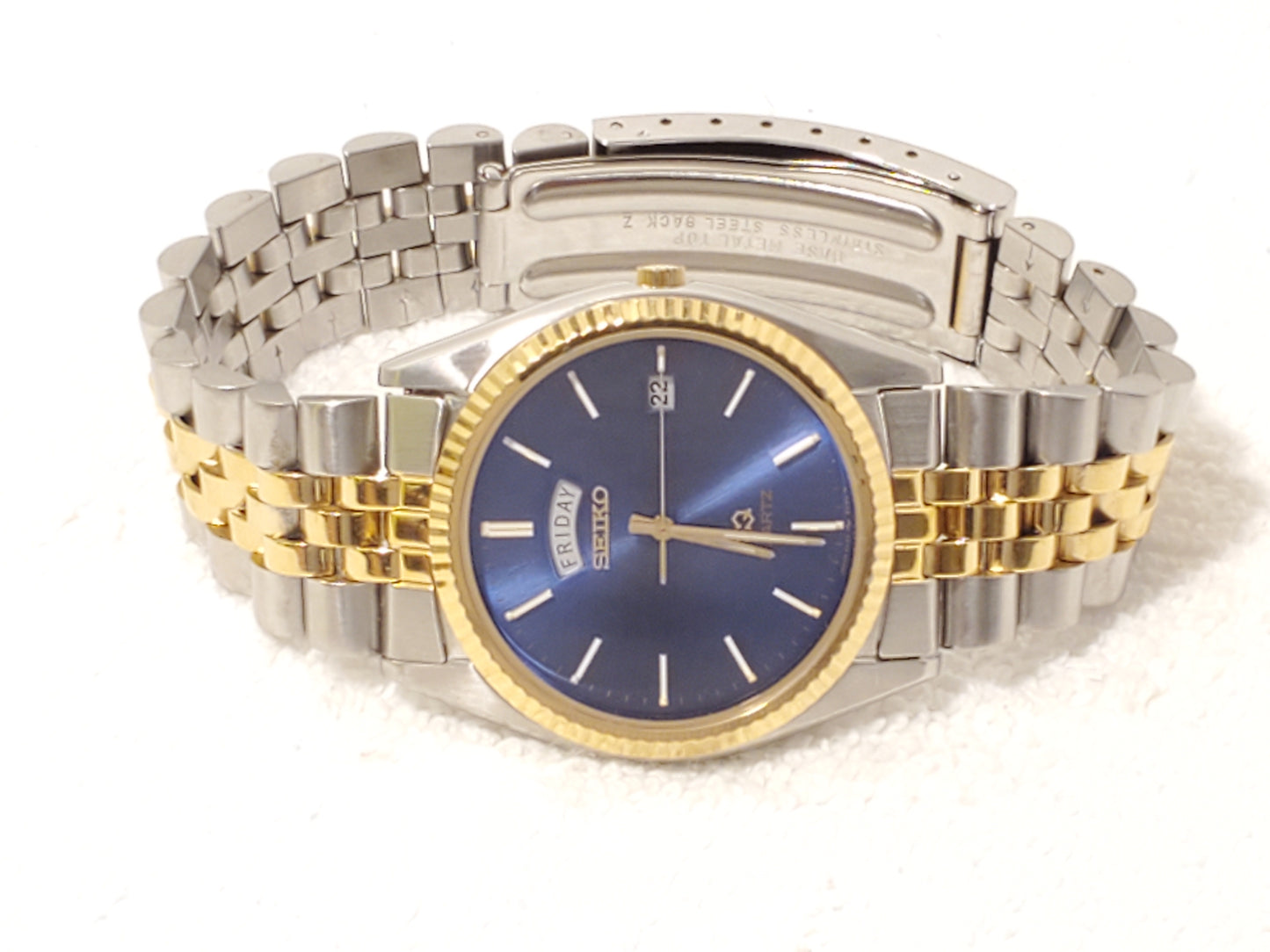 Vintage Seiko SQ Mens Day Date Watch Stainless Steel Gold Tone 1 Jewel Blue Dial