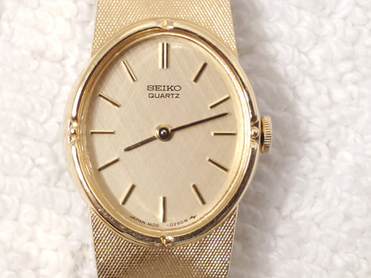 Vintage Seiko Women's Petite Gold Plated Quartz Watch Six Jewels Stainless Steel