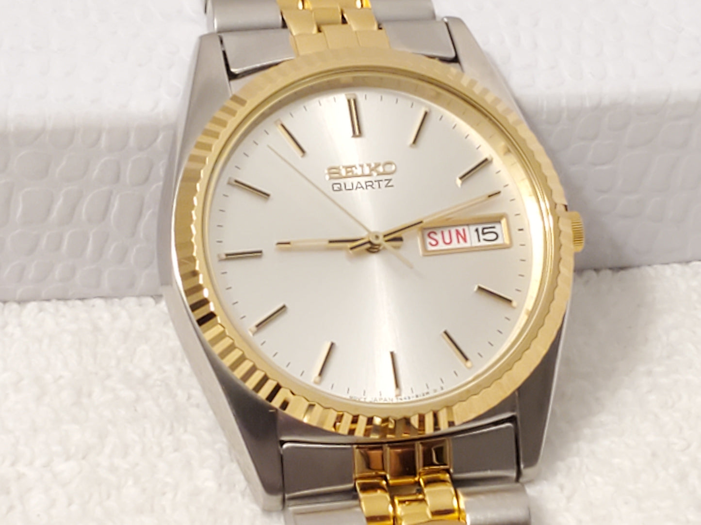 Vintage Seiko Mens Presidential Day Date Watch Gold Tone Stainless Steel 1 Jewel