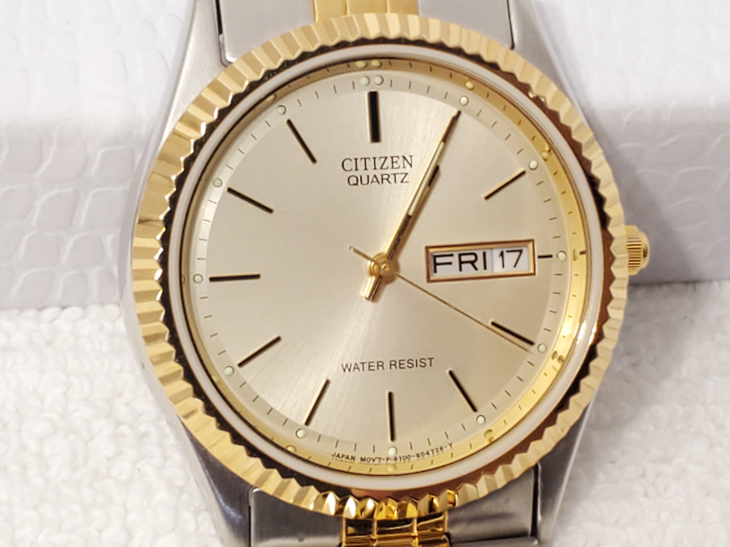 Vintage Citizen Presidental Mens Day Date Quartz Watch Gold Tone Stainless Steel